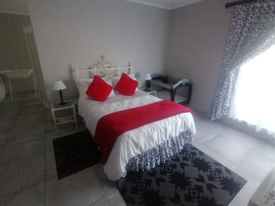 To Let 4 Bedroom Property for Rent in Myburgh Park Western Cape